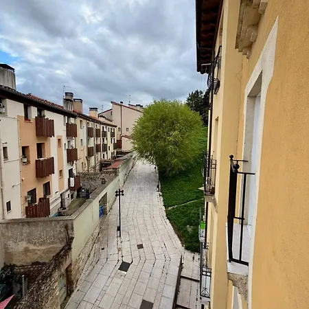 Atuairehome Descansa En El Centro Histórico De Burgos
